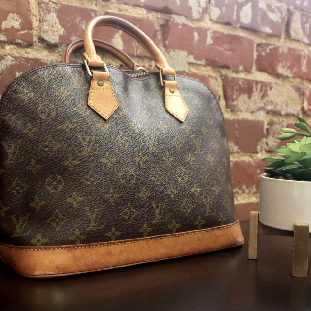 Louis Vuitton alma canvas monogram handbag